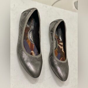 Born Metallic Gray Women's Flats